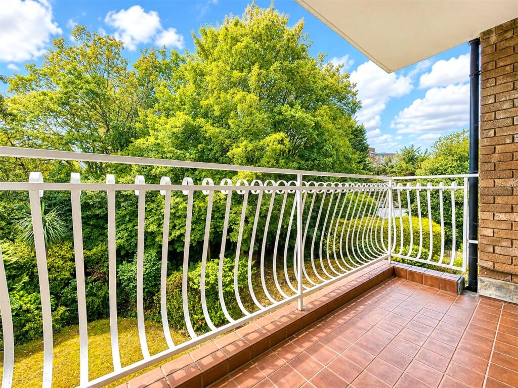 Apartment in Bournemouth - View 2