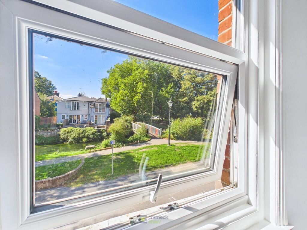 House in Southampton - View 4
