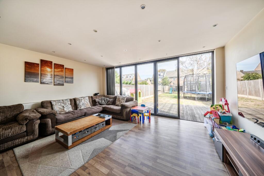 House in Slough, Burnham - View 2