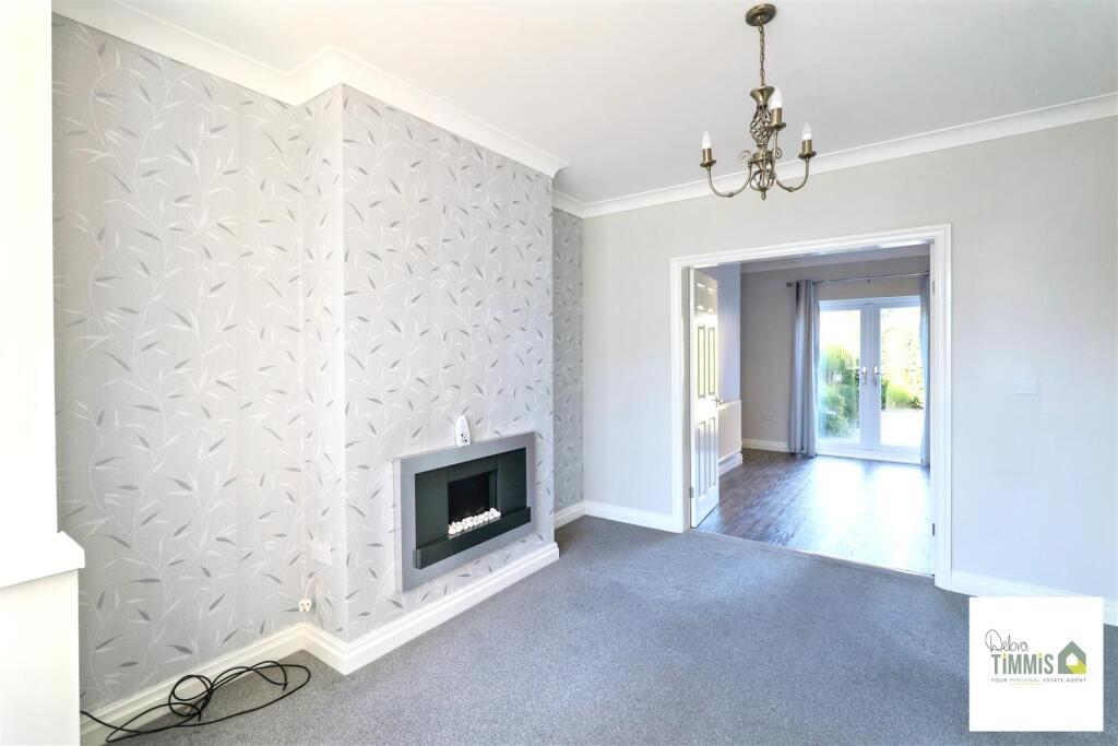 House in Stoke-on-Trent, Sneyd Green - View 2