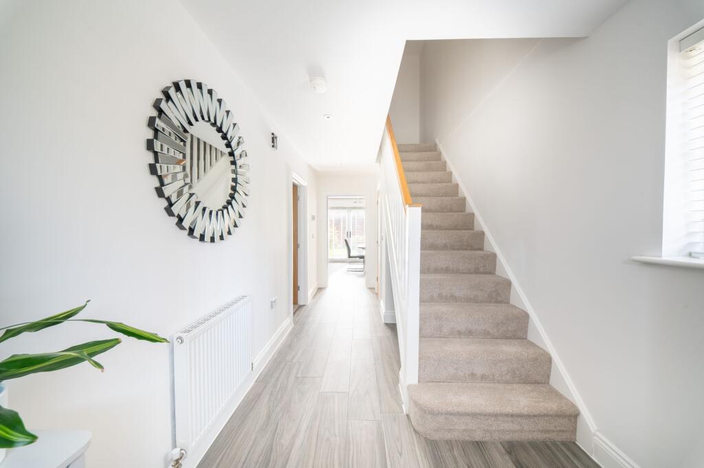 House in Southampton - More