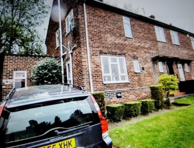 Main image of property: Hollins Mount, Pontefract, WF9