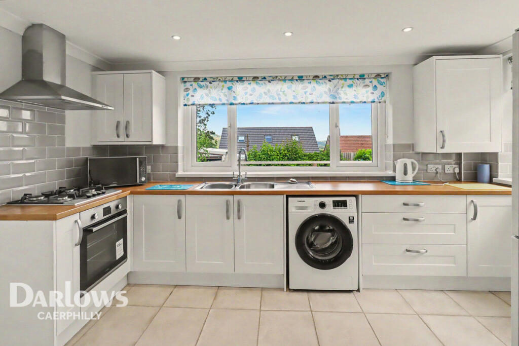 Lansbury Close, Caerphilly photo 4