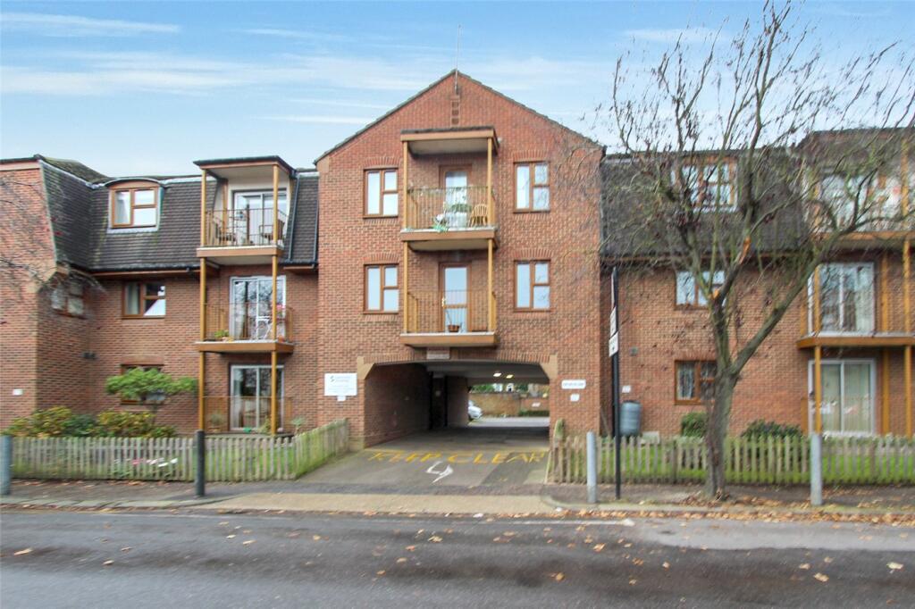 1-bed other on Chalkwell Park Drive, Leigh-on-Sea, Essex, SS9, £135,000