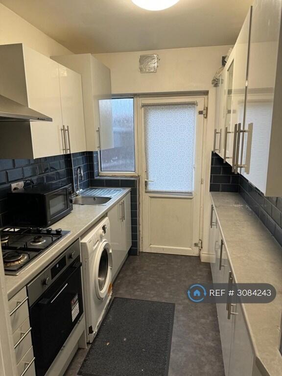 House in Harrow - View 5