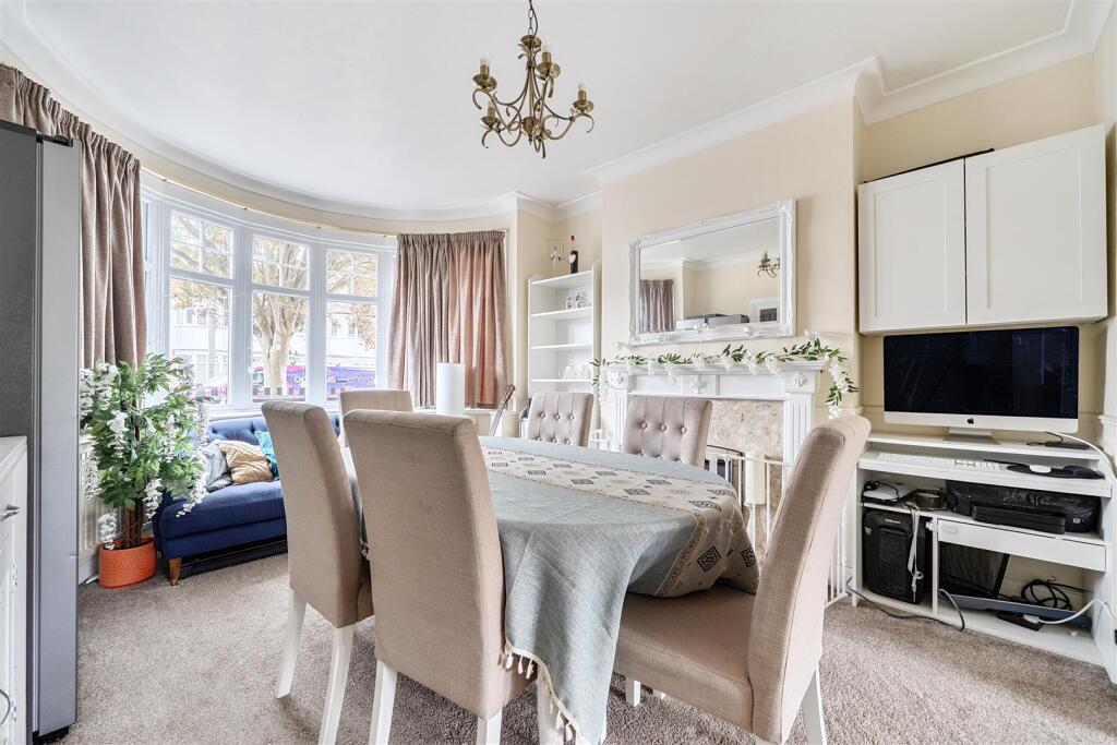 House in London - View 3