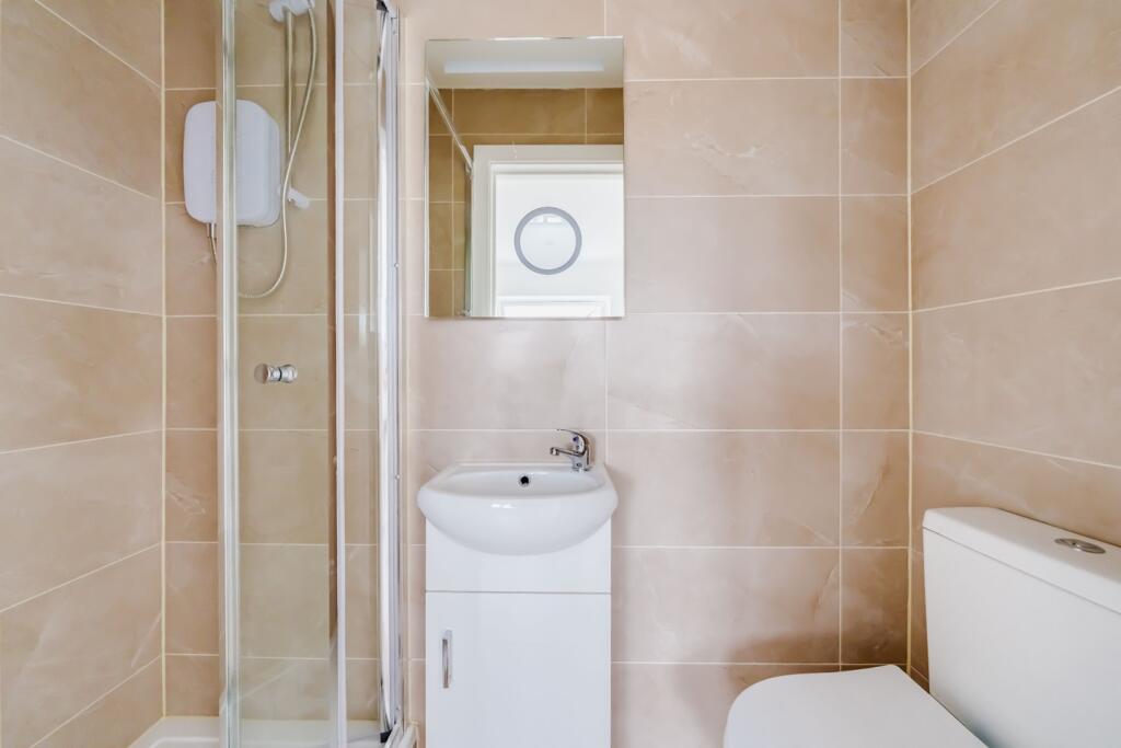 Apartment in Southall - View 4