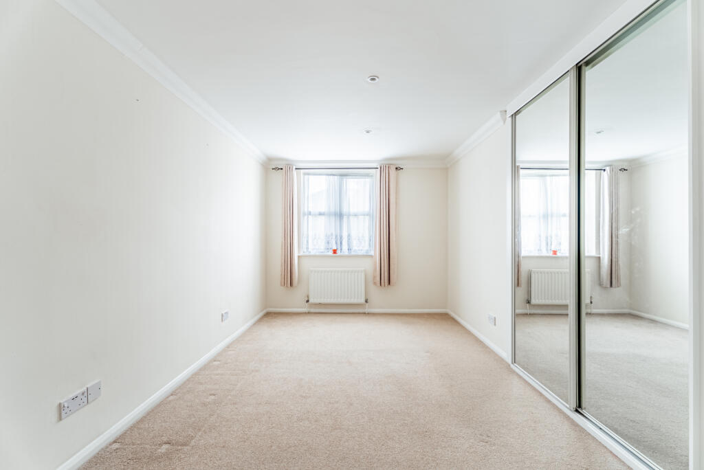 Apartment in St Albans - View 5