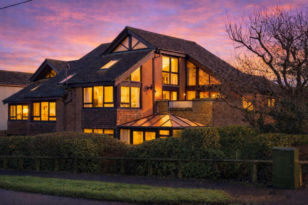 Main image of property: Barton Green, New Milton, BH25