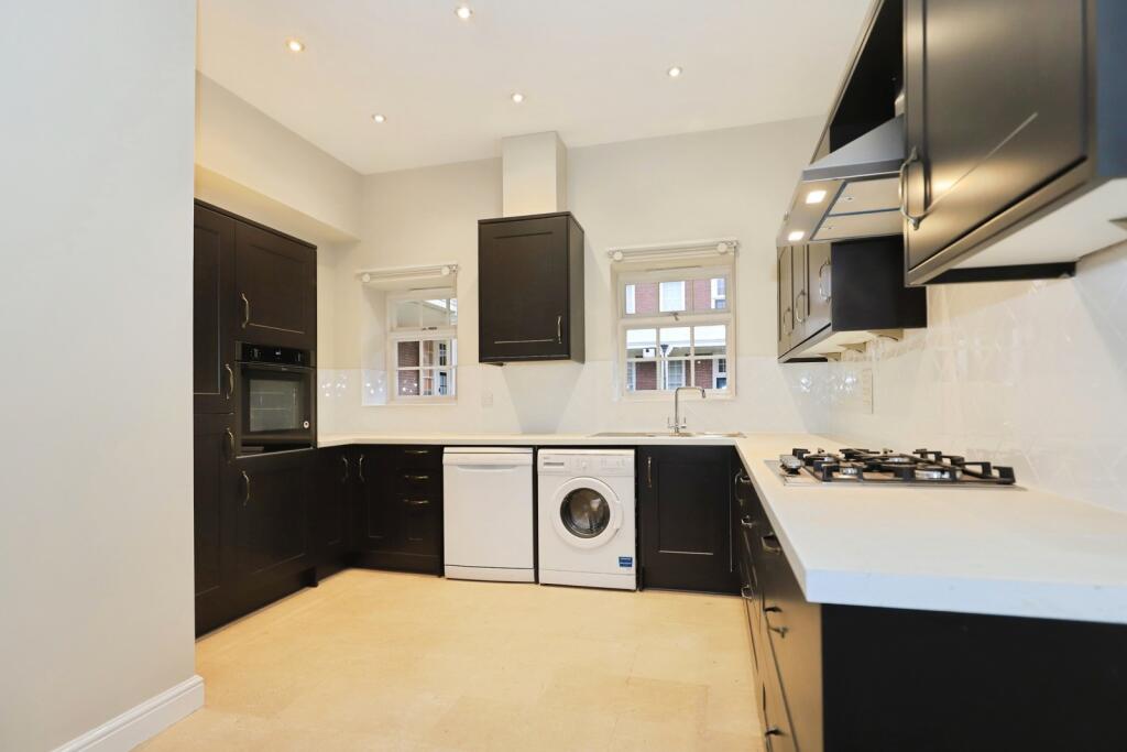 Lowbridge Walk, Bilston, West Midlands, WV14 photo 2