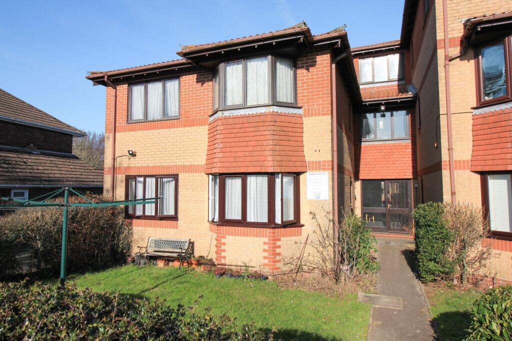 1-bed flat on 442 Portsmouth Road, Sholing, SO19, £140,000