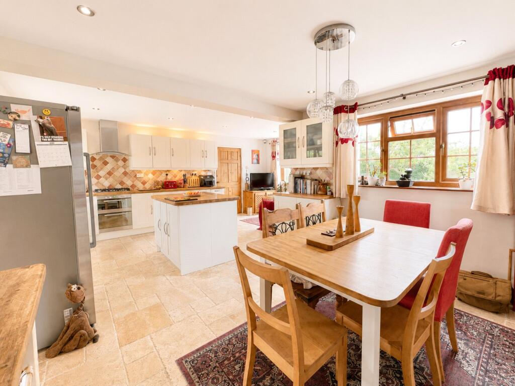 Applegarth, Saughall Massie, Wirral, CH46 photo 4