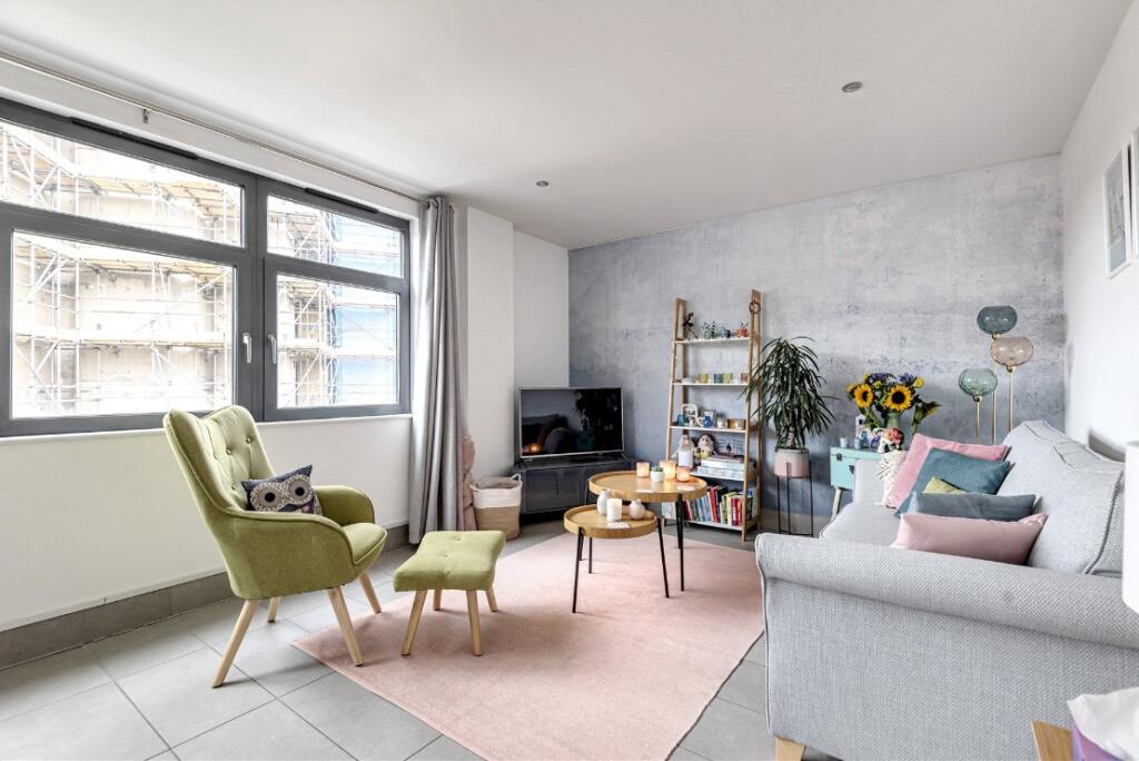 Apartment in London - View 5