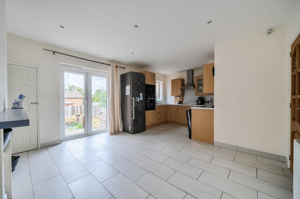 House in London, Ickenham - View 4