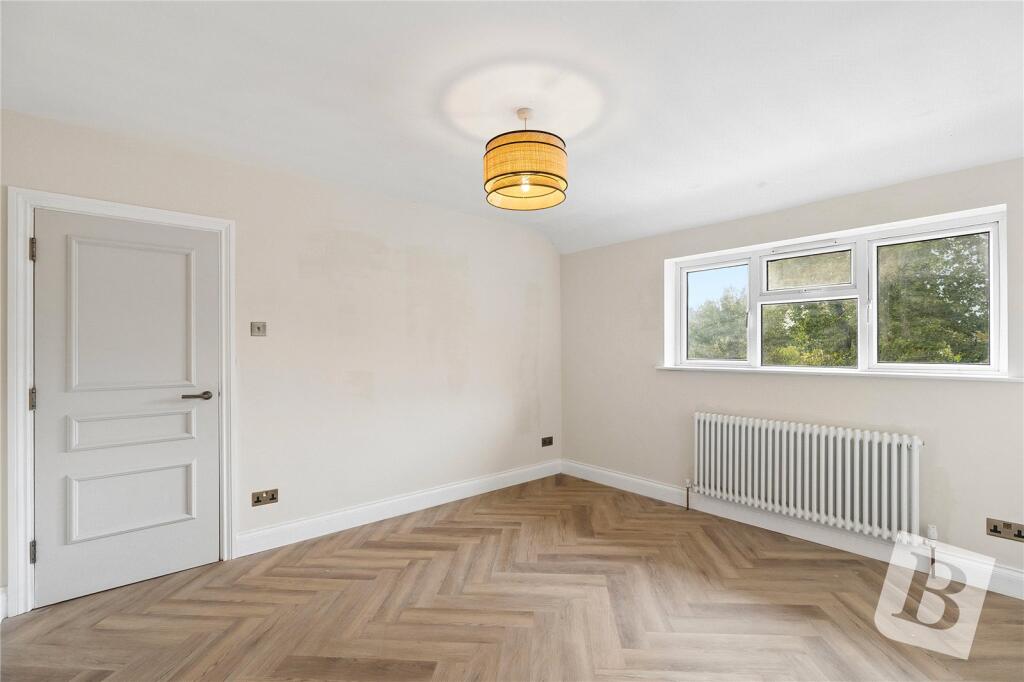 Apartment in Basildon, Essex - View 3
