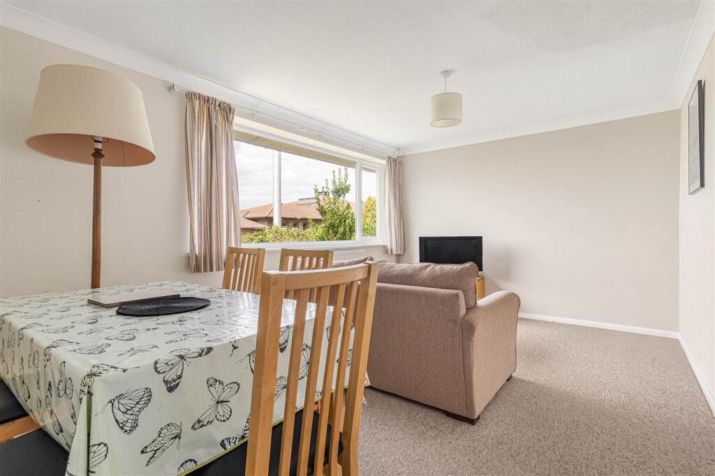 Apartment in Cambridge - View 5