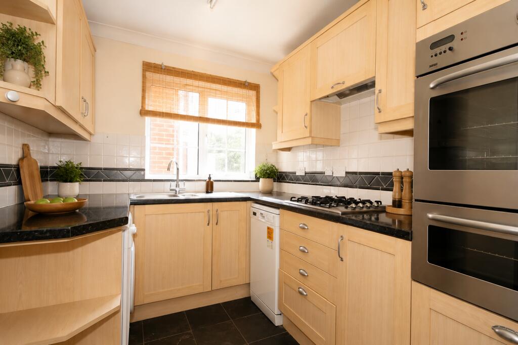 House in Guildford - View 2
