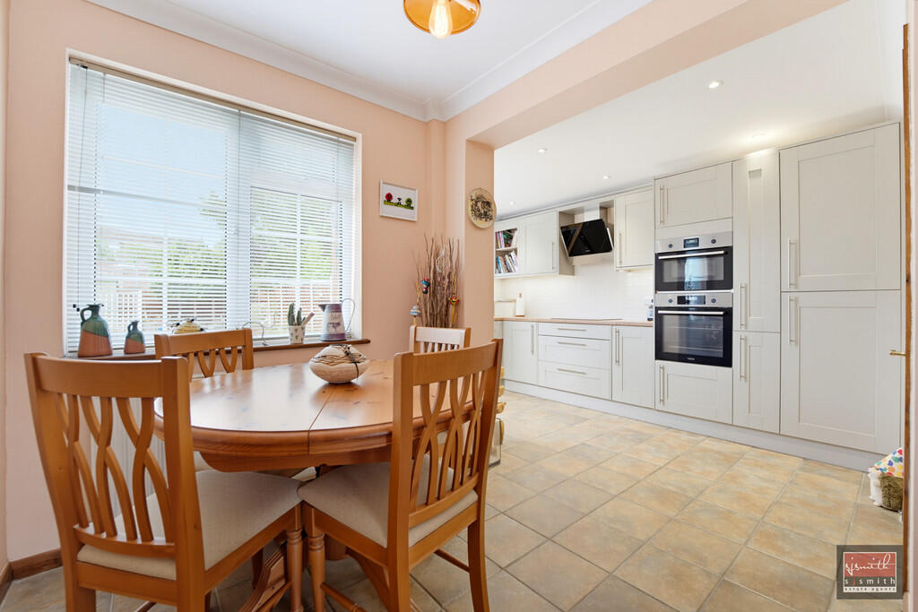 House in Spelthorne, Surrey - View 4
