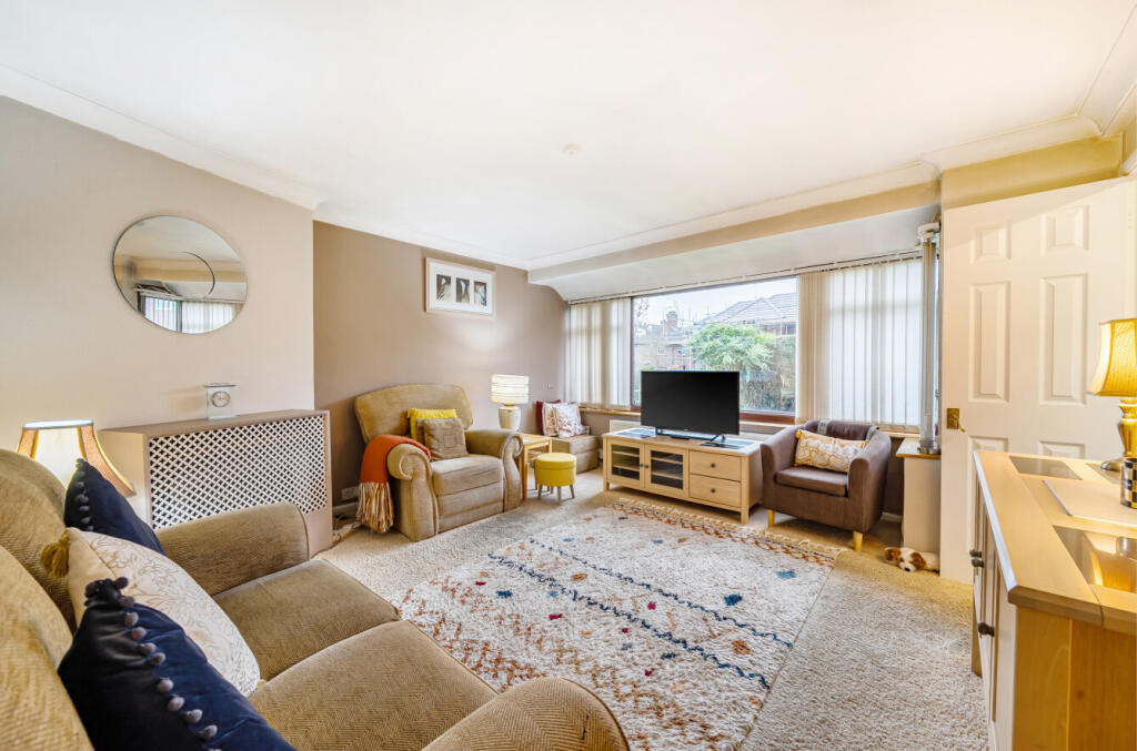 House in Waverley, Heath End, Farnham - View 2