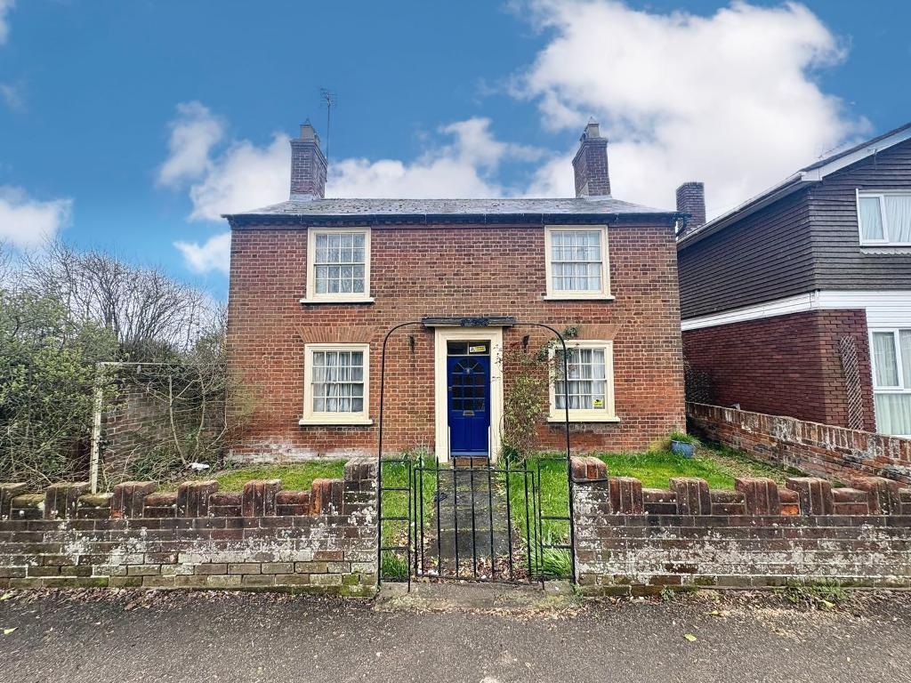 Main image of property: Watling Street, Hockliffe, Leighton Buzzard, Bedfordshire, LU7 9NB