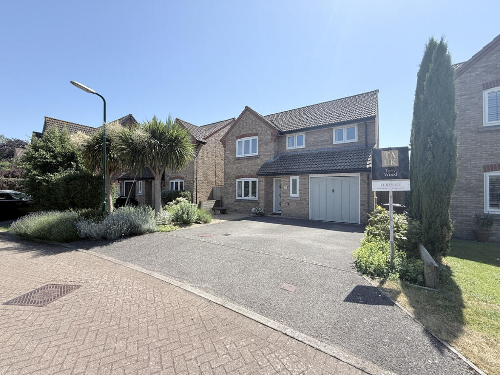 Main image of property: The Oaks, Bognor Regis, PO21