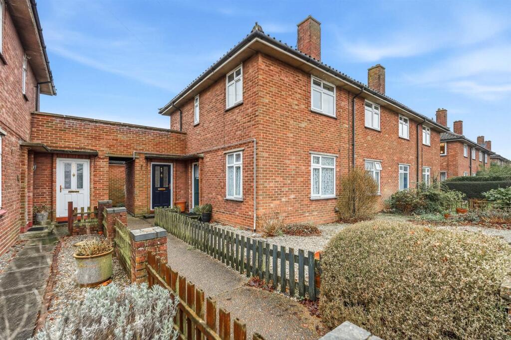 Main image of property: Lakenham Road, Norwich, NR4