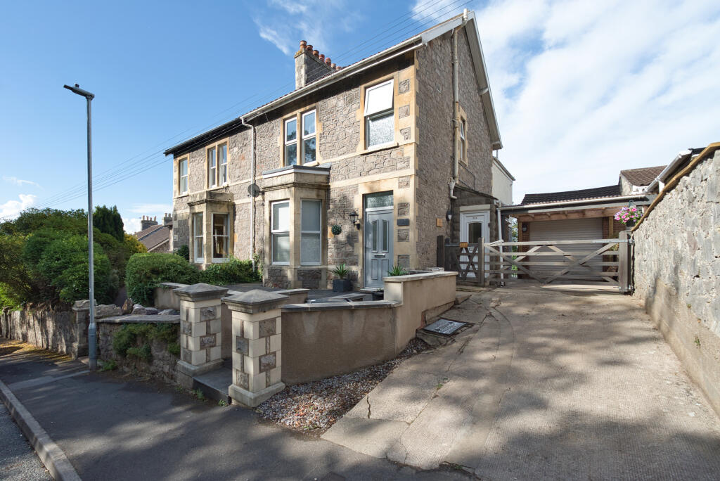 2-bed flat on Ashcombe Park Road, BS23, £235,000