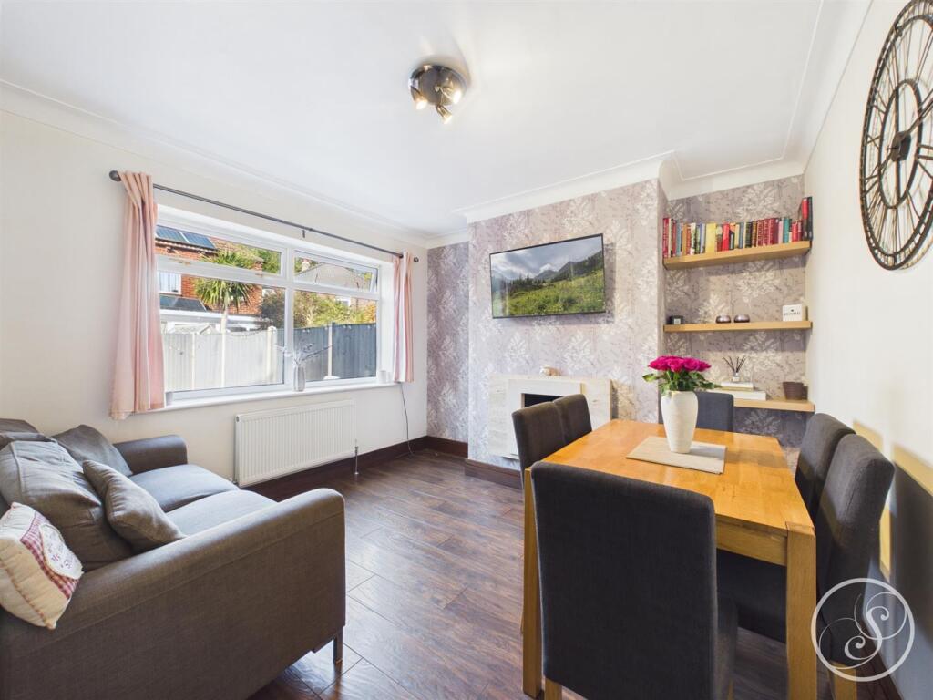 House in Leeds, Fearnville, Gipton - View 5