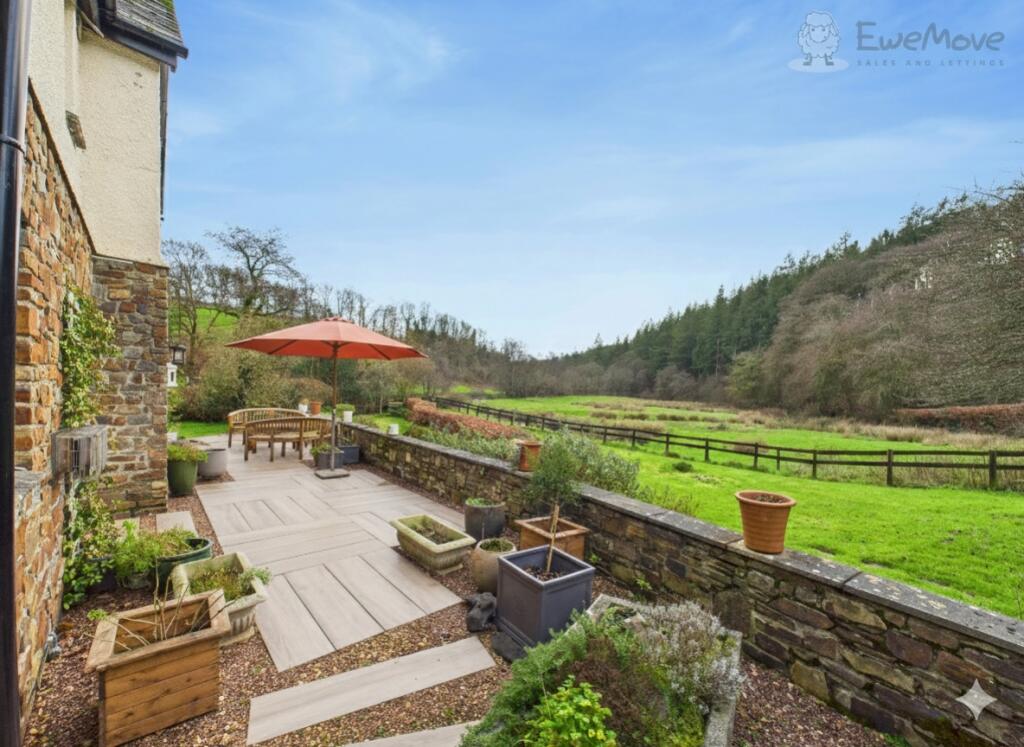 3-bed detached on Heasley Mill, South Molton, Devon, EX36, £500,000