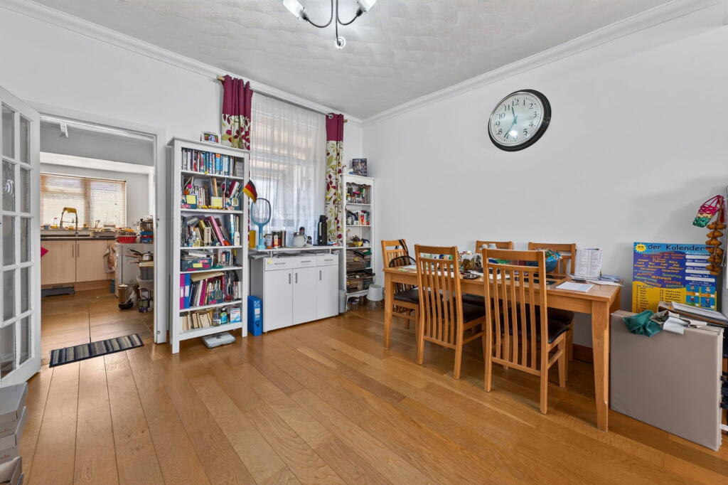 House in Kettering, Brambleside - View 5