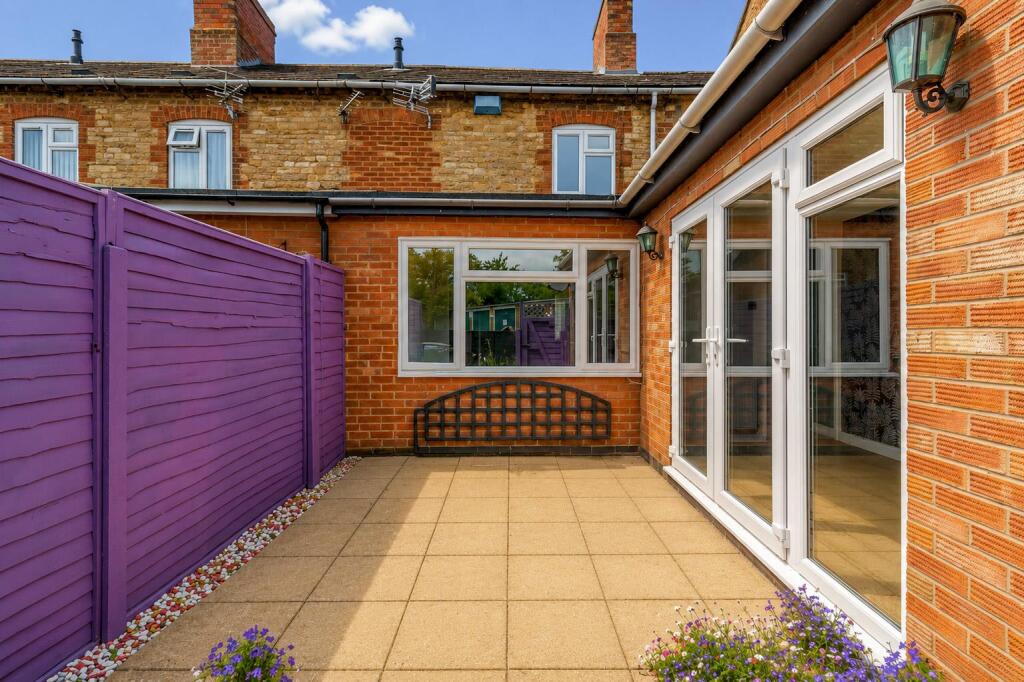 Main image of property: Binswood End, Harbury
