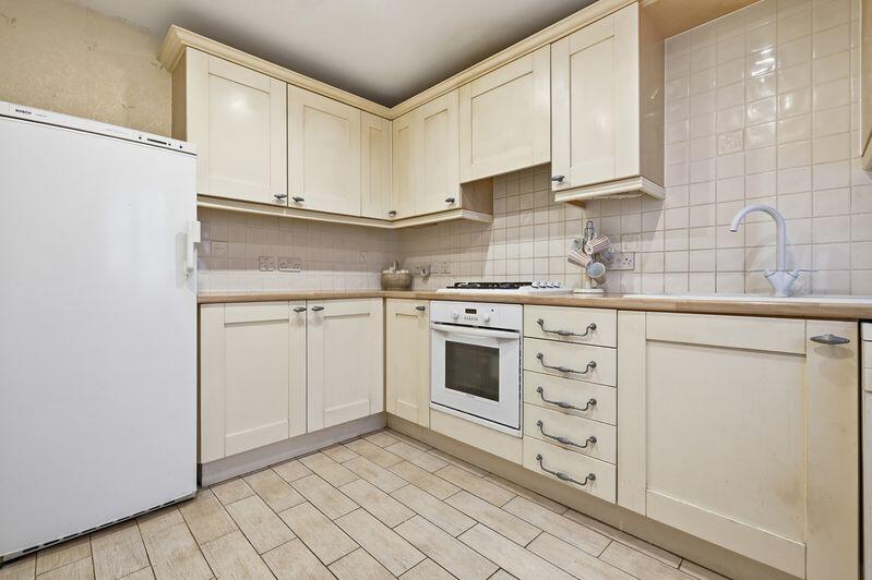 Deer Park Way, Waltham Abbey photo 2