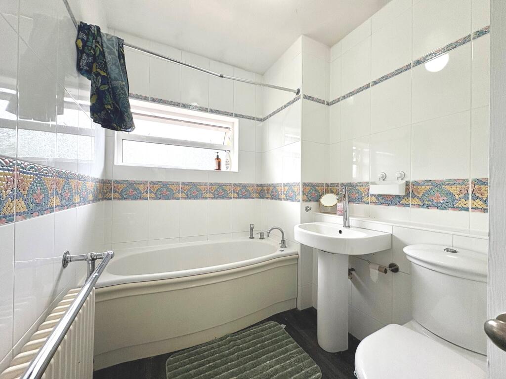 House in Kettering, Leisure Village - View 5