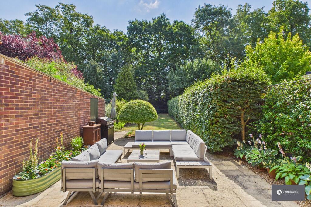 House in Buckingham, Page Hill, Buckinghamshire - View 2