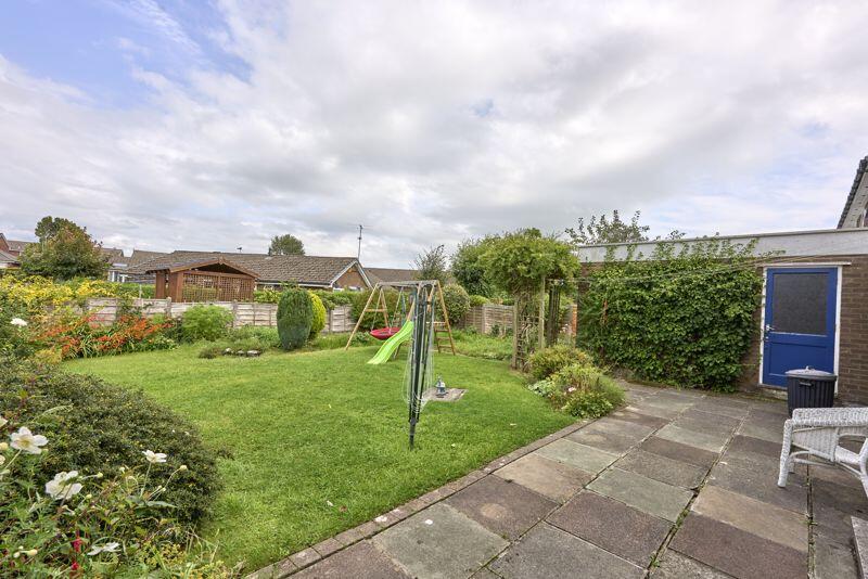 Wilkesley Avenue, Standish, Wigan photo 4