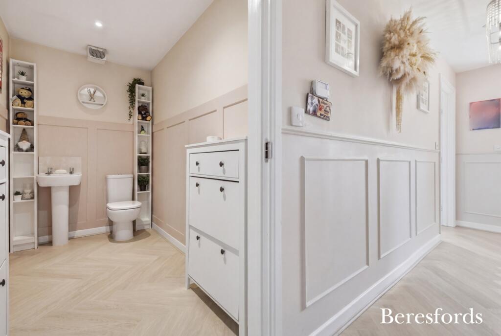 Ainsworth Drive, Felsted, CM6 - More