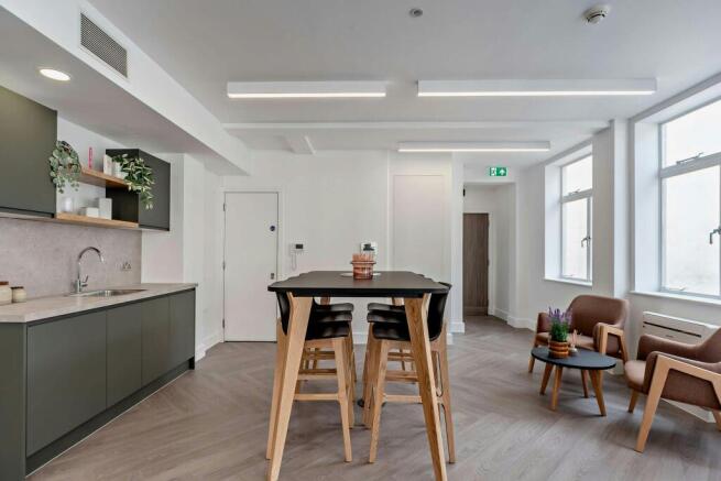 8705242-interior18-800.jpg