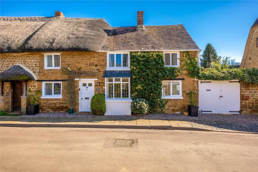 Main image of property: Kings Road, Bloxham, Banbury, Oxfordshire, OX15