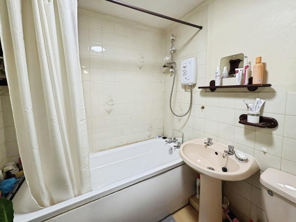 Apartment in Leeds - View 4