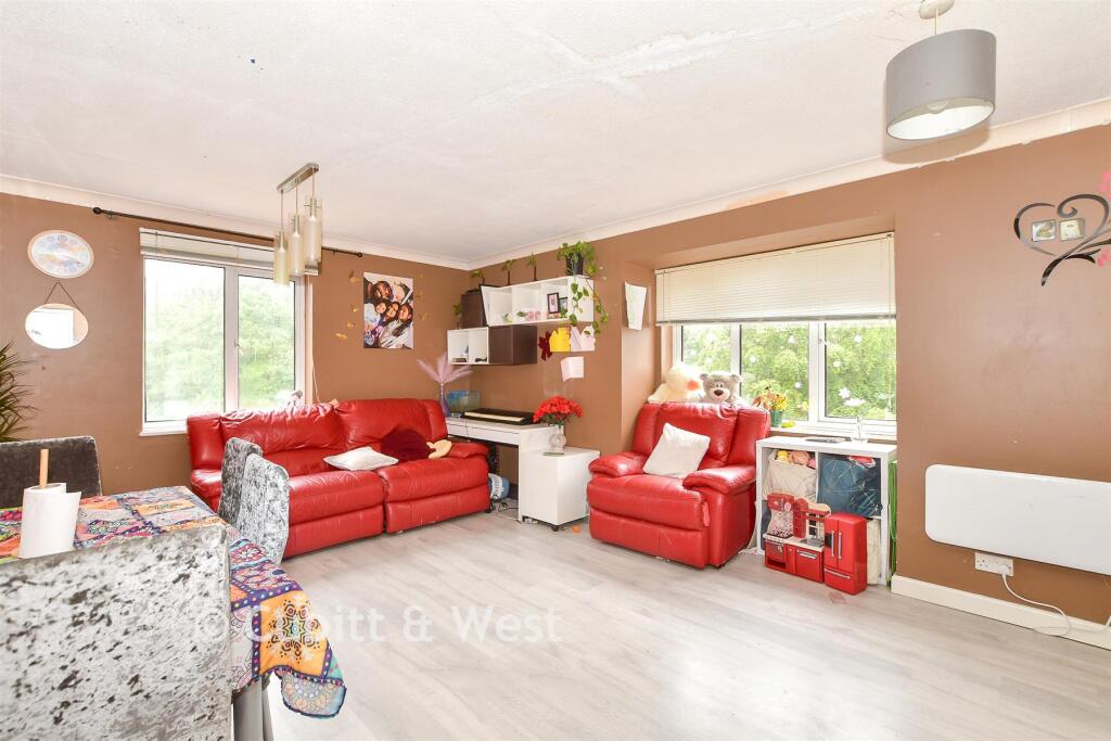 Apartment in East Grinstead, Sunnyside - More