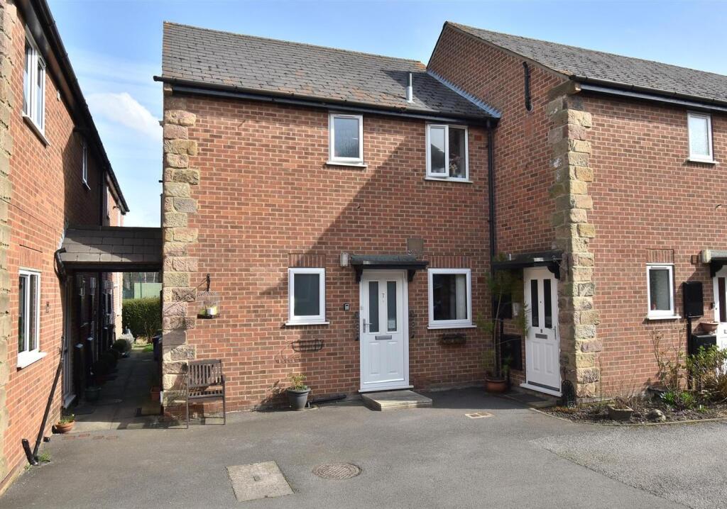 1-bed flat on Village Court, Duffield, Belper, Derbyshire, £74,950