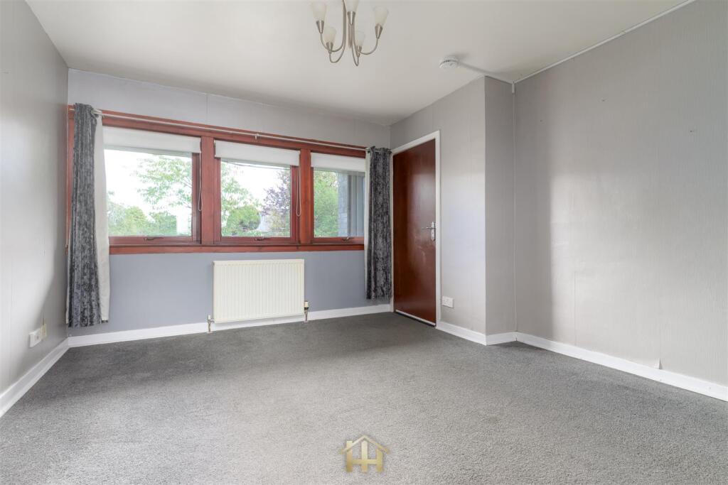 House in Dundee - More