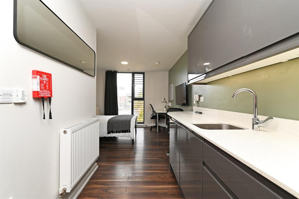 Main image of property: 506, Gatecrasher Apartments, Sheffield, S1
