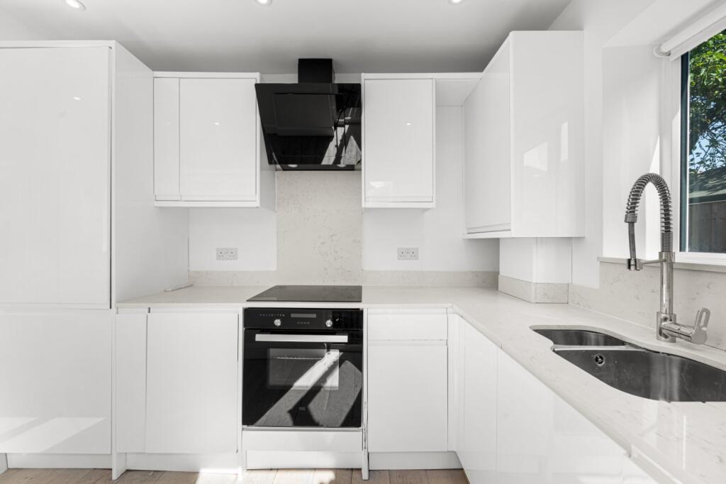 Apartment in London, Merton Park - More