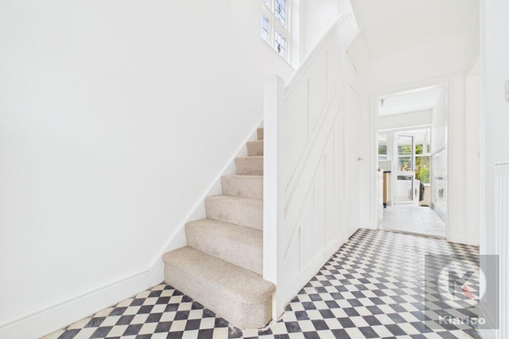 House in Birmingham, Acocks Green - View 2