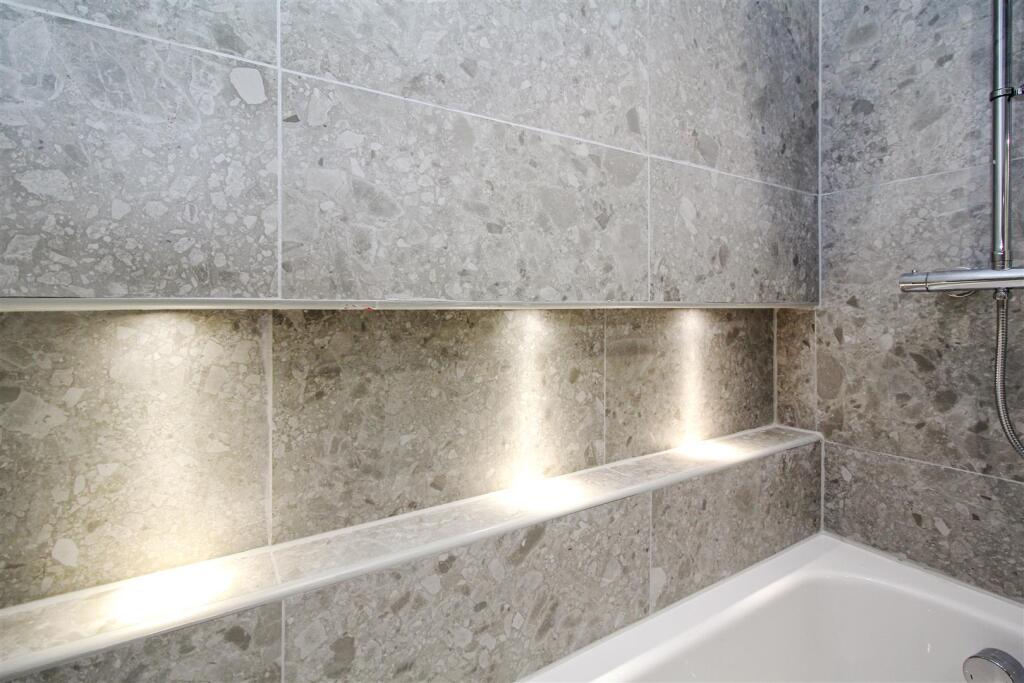 Apartment in Northampton - View 5