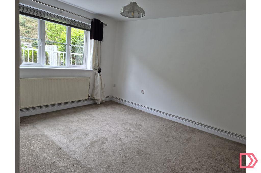 Apartment in Sheffield - View 4