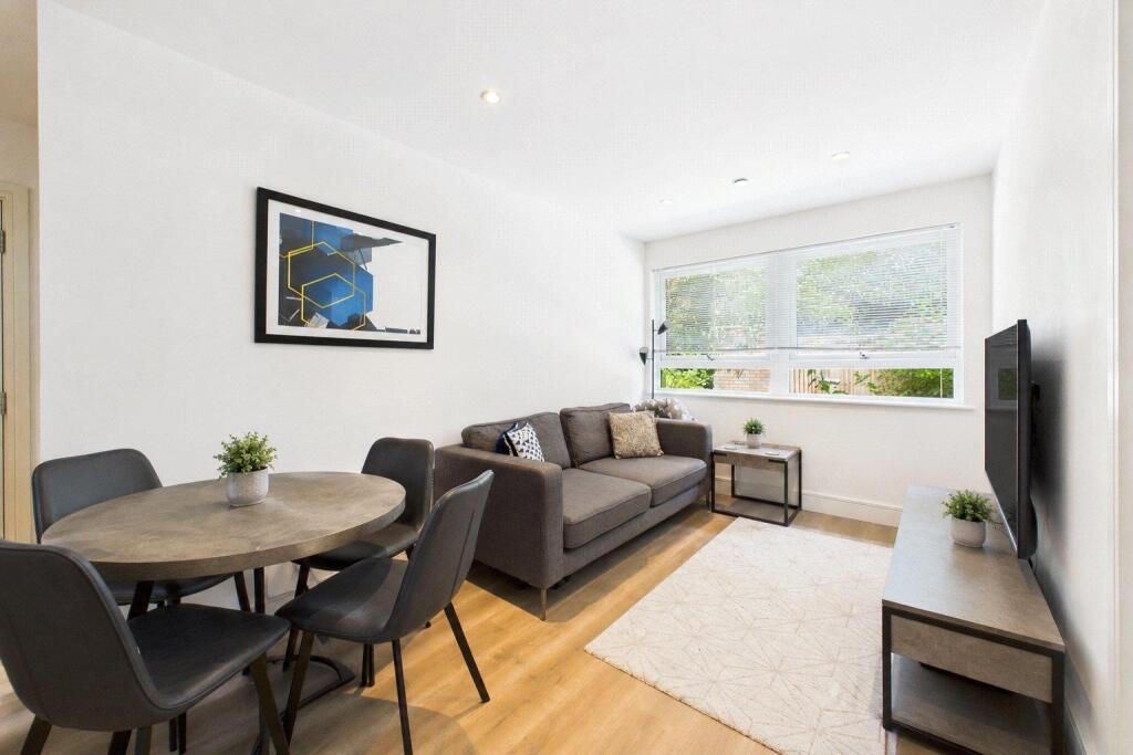 Apartment in Redhill - View 2