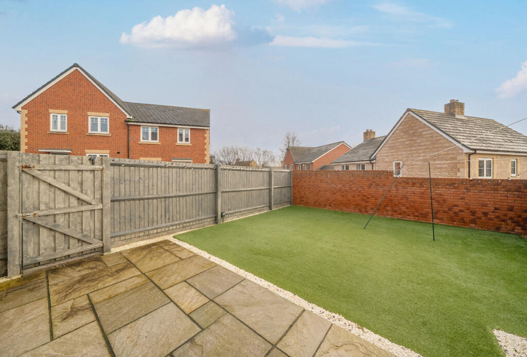 House in Midsomer Norton, Bath and North East Somerset - More