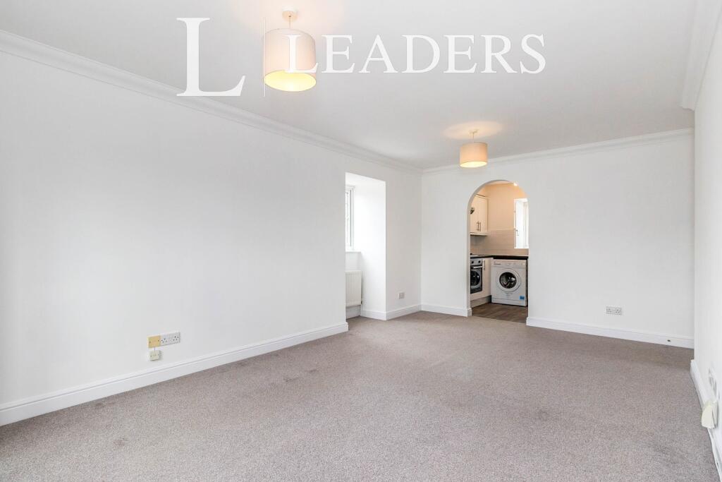 Apartment in Sutton - View 4